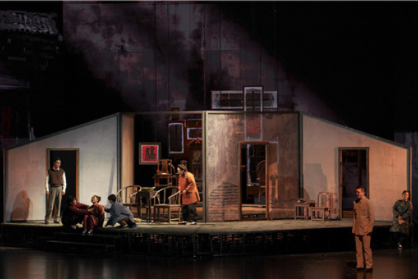Taking you backstage to explore the delicate details of drama "Huo Dong Bian Ren Xing"