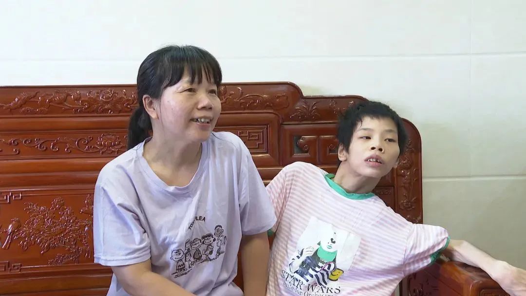 赵丽娟和女儿池瑛琦