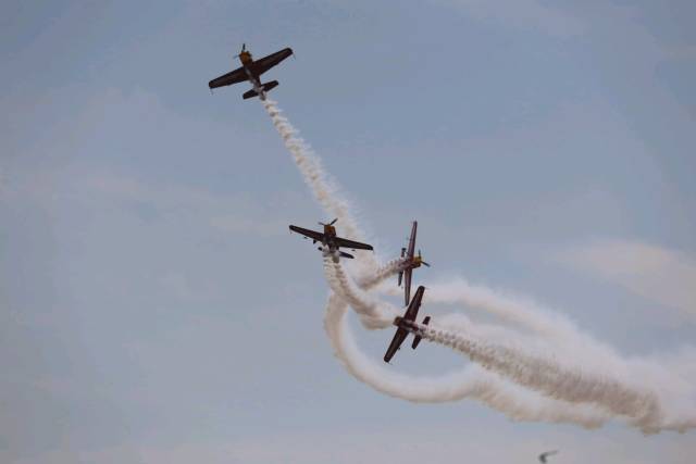 飞行表演。 南方+ 关铭荣 拍摄