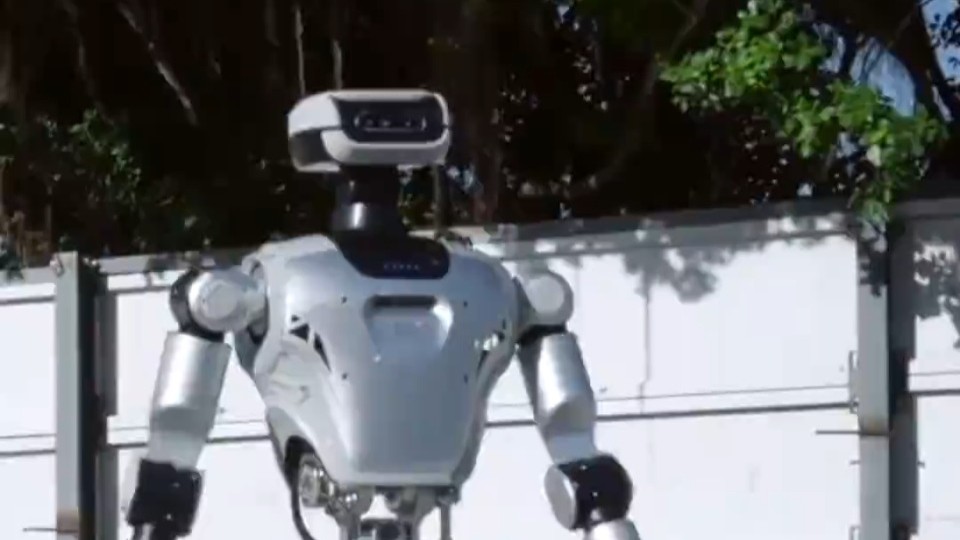 Humanoid robot walks on construction site steadily in Shenzhen