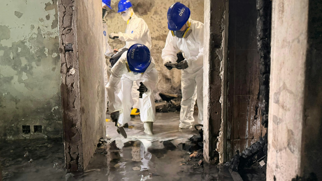 被烧毁的房屋。 被烧毁的房屋。