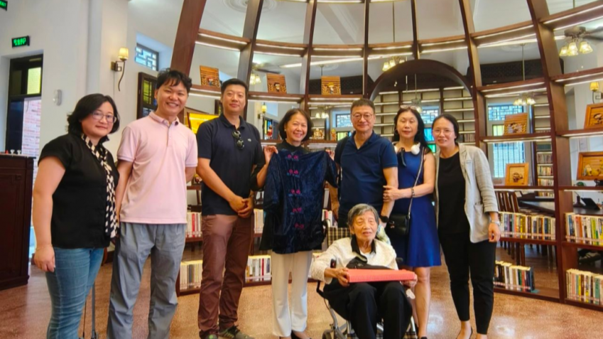 Descendants of pioneer of Chinese department stores visit hometown