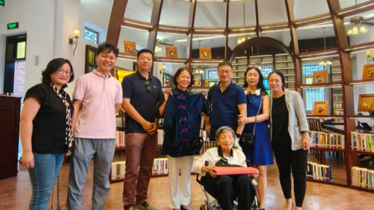 Descendants of pioneer of Chinese department stores visit hometown