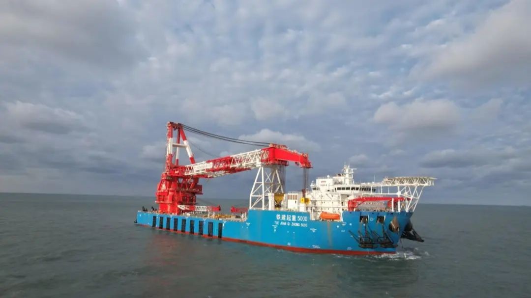Hengqin tem agora seu primeiro super navio-guindaste marítimo