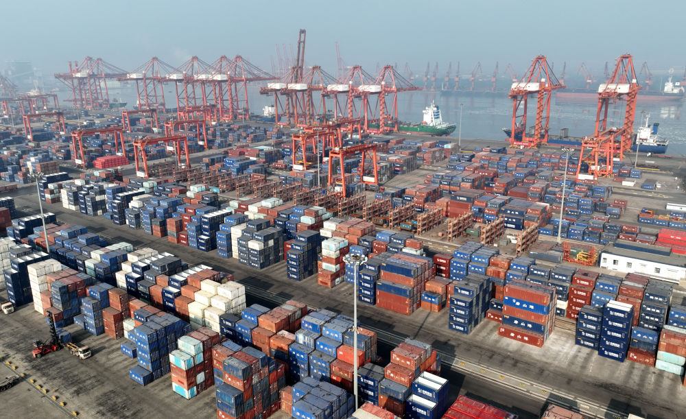 这是2024年2月7日拍摄的唐山港京唐港区集装箱码头（无人机照片）。</p><p style=