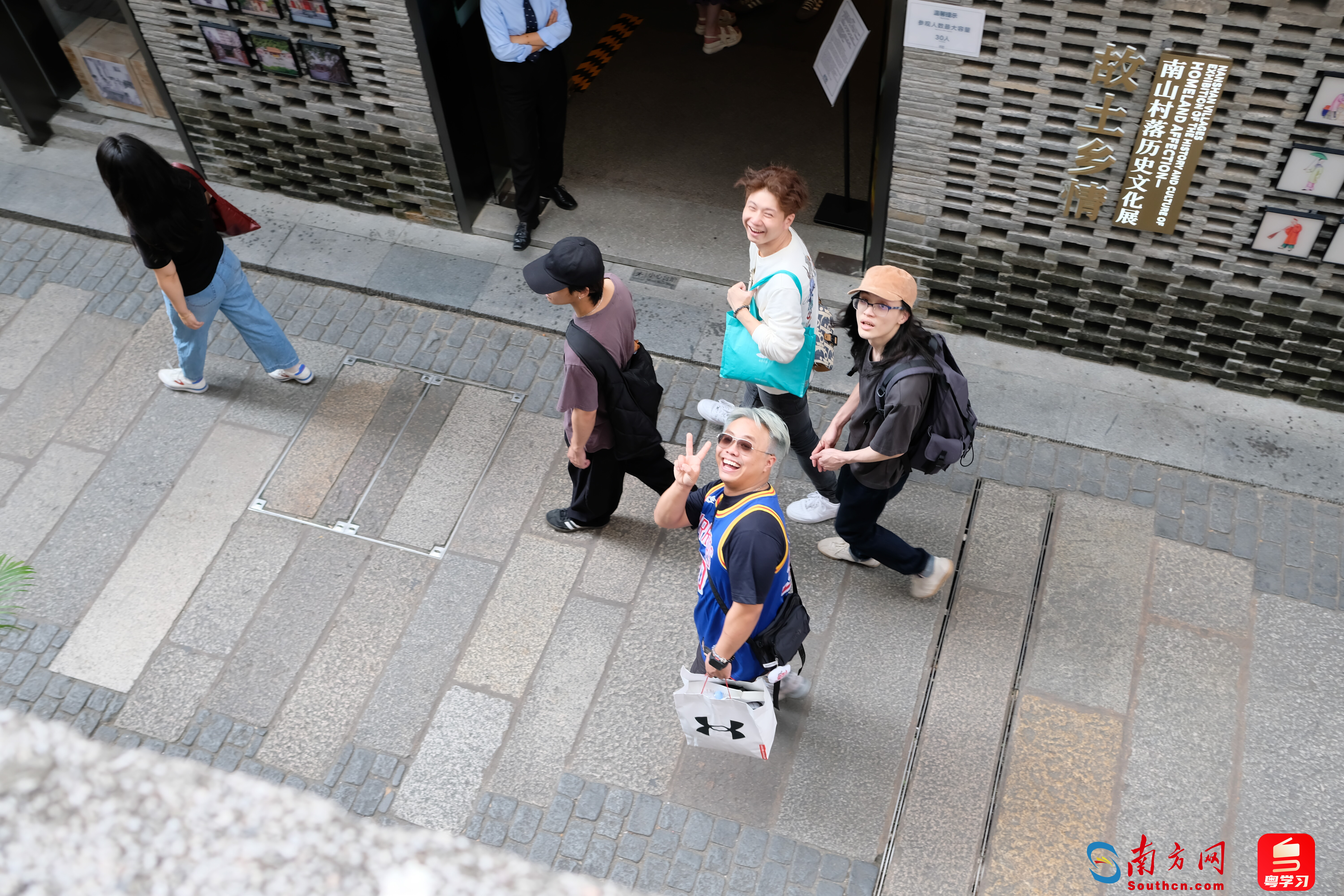 南头古城已成为深圳最热门的文化休闲目的地，年均访客量约 1097 万人次，日访客量约 3-4 万人次。（摄影：夏偲婉）