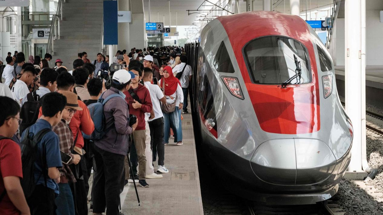 The Jakarta-Bandung high-speed rail Whoosh serves 6 mln passengers in one year of operation