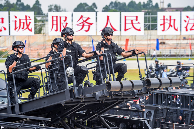 Advanced police equipment was on display during the ceremony. (Photo: Wang Zheng)