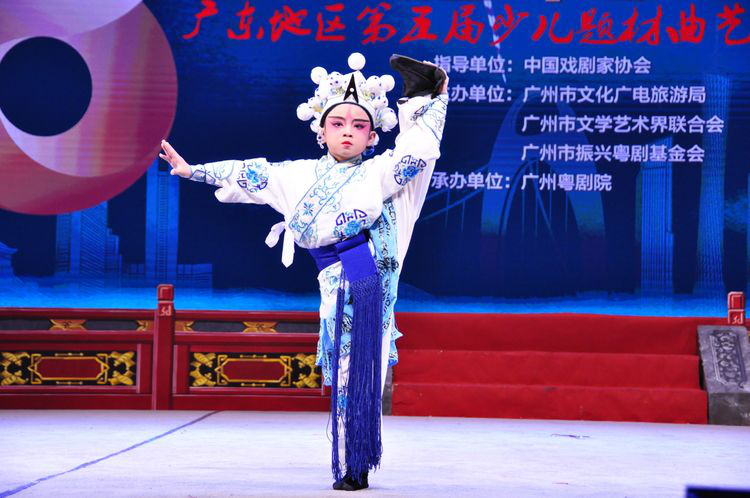 Highlights of children performing Cantonese Opera in Guangzhou