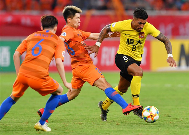 Everywhere should follow China's example in fighting COVID-19, says Guangzhou midfielder Paulinho