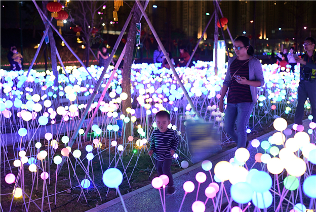 People enjoy different festival&nbsp;rituals in Greater Bay Area