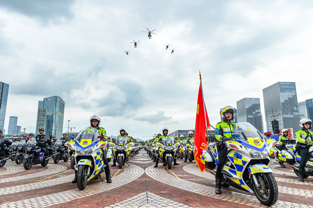 Shenzhen police start summer training to strengthen security 