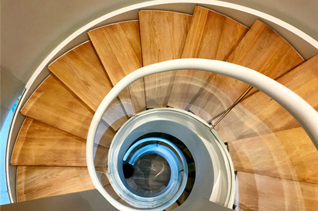 Guangzhou man captures beauty of winding stairs
