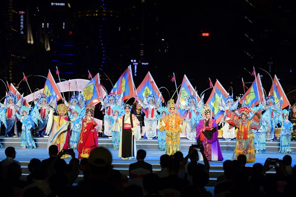 When Peking Opera meets Cantonese Opera at Canton Tower