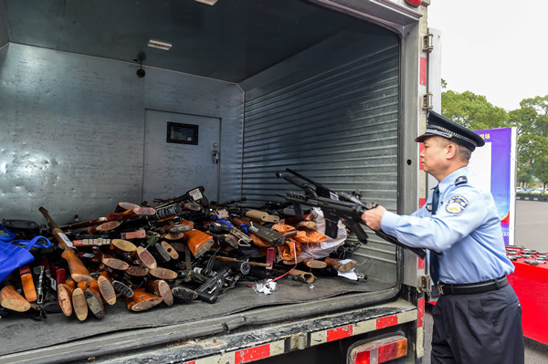 Over 12 tons of illegal firearms and explosives destroyed in Shaoguan, Guangdong （Photo: Guangdong Public Security Department）