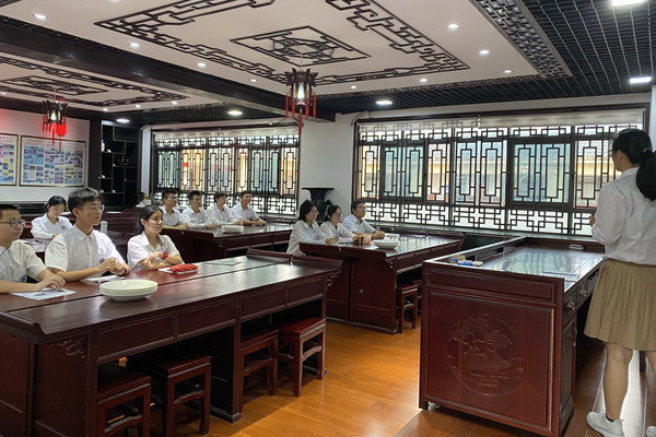 Hong Kong and Macao students in Guangzhou meet new semester with meaningful curriculum