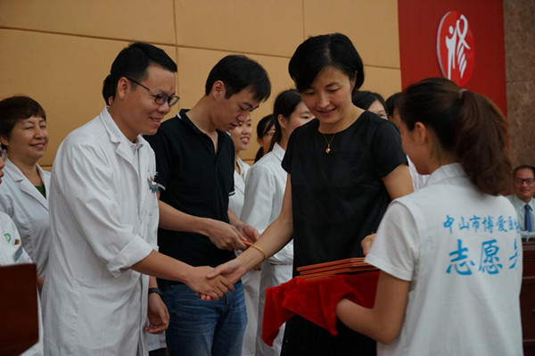 Zhongshan provides English medical service for foreigners