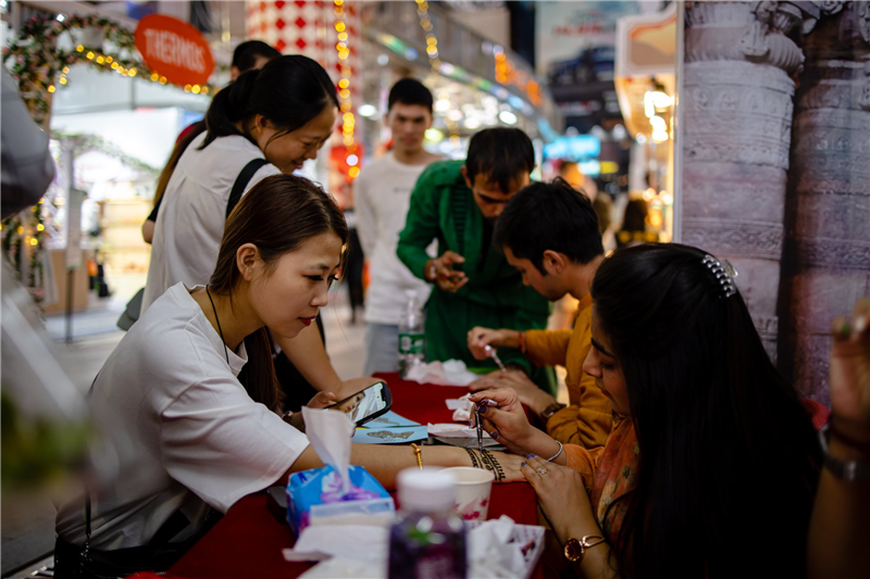 India shares its unique culture with citizens at Canton Festival