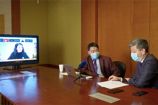 Chinese expert shares COVID-19 treatment experience with global peers