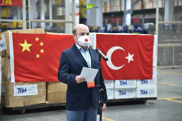 Kurtuluş Aykan, Consul General of Turkey in Guangzhou delivered a speech at donation ceremony, February 13th, 2020. (Photo: Keane Wong)