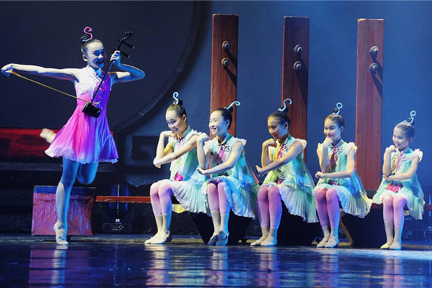 Dance shows by primary and secondary students held in Guangzhou
