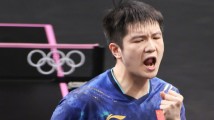 跌宕起伏!樊振东鏖战七局淘汰张本智和晋级奥运男单四强 跌宕起伏!樊振东鏖战七局淘汰张本智和晋级奥运男单四强