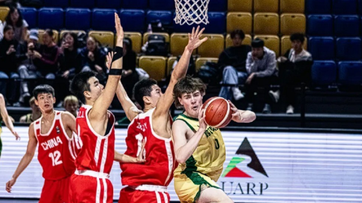 U16男篮亚洲杯：中国男篮不敌澳大利亚男篮，获得亚军