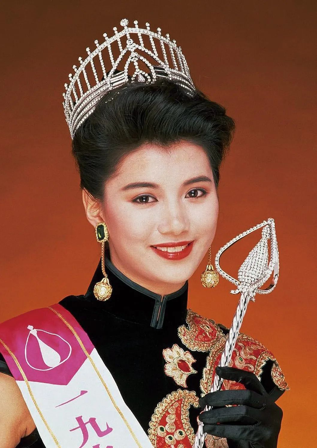 1990香港小姐竞选冠军袁咏仪