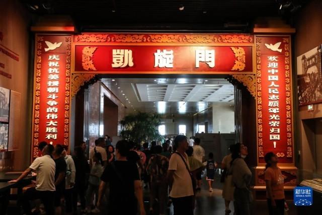 7月22日，参观者在抗美援朝纪念馆参观。新华社记者 潘昱龙 摄