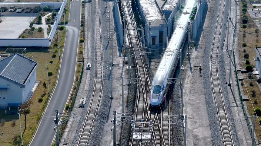 Technology & Life | Explore high-speed train depot in S China's Shenzhen