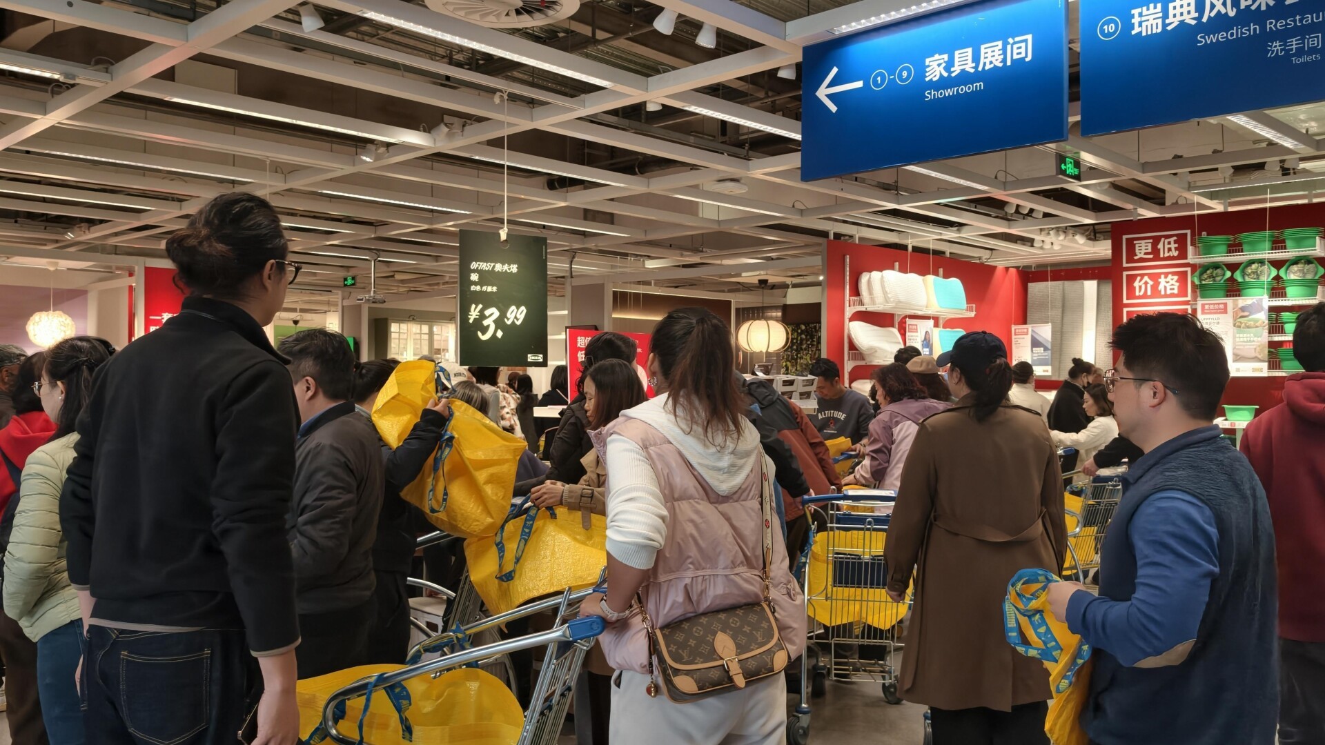 IKEA restructures business in China, planning to shut down 7 malls, but launch over 10 small stores
