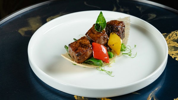 Four Seasons launches dining promotion appealing to Chinese tastes