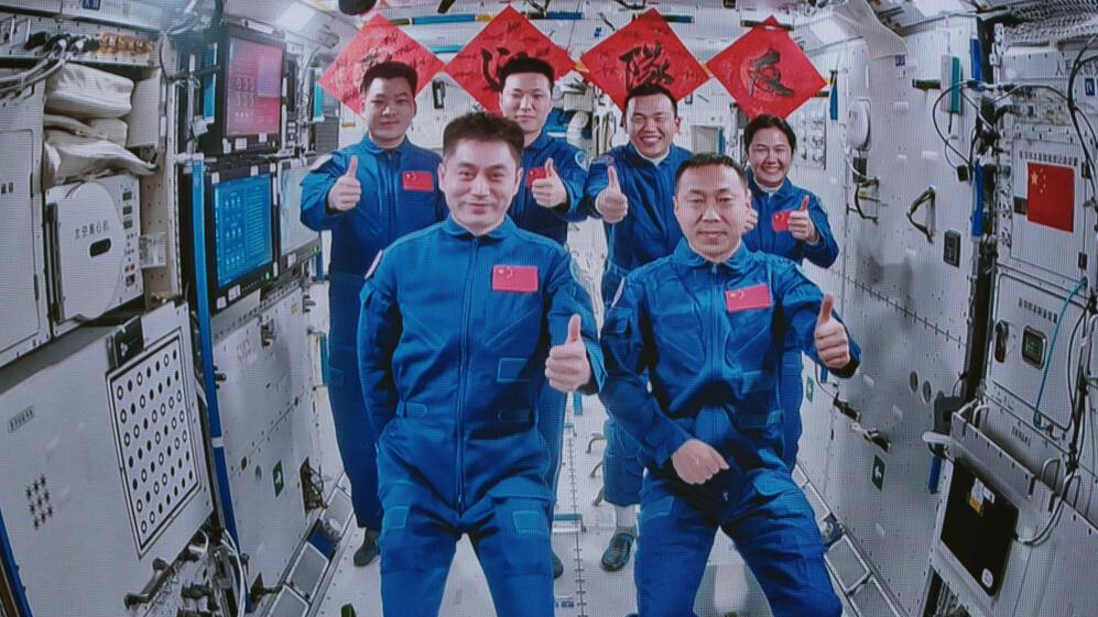 Shenzhou-19 astronauts enter space station