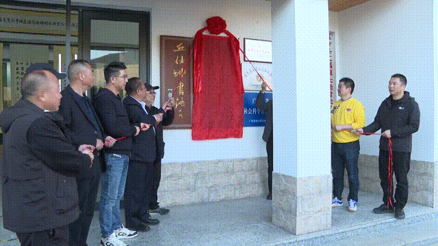 為女性設念？奇葩安卓遊戲《男廁所尿尿指北》