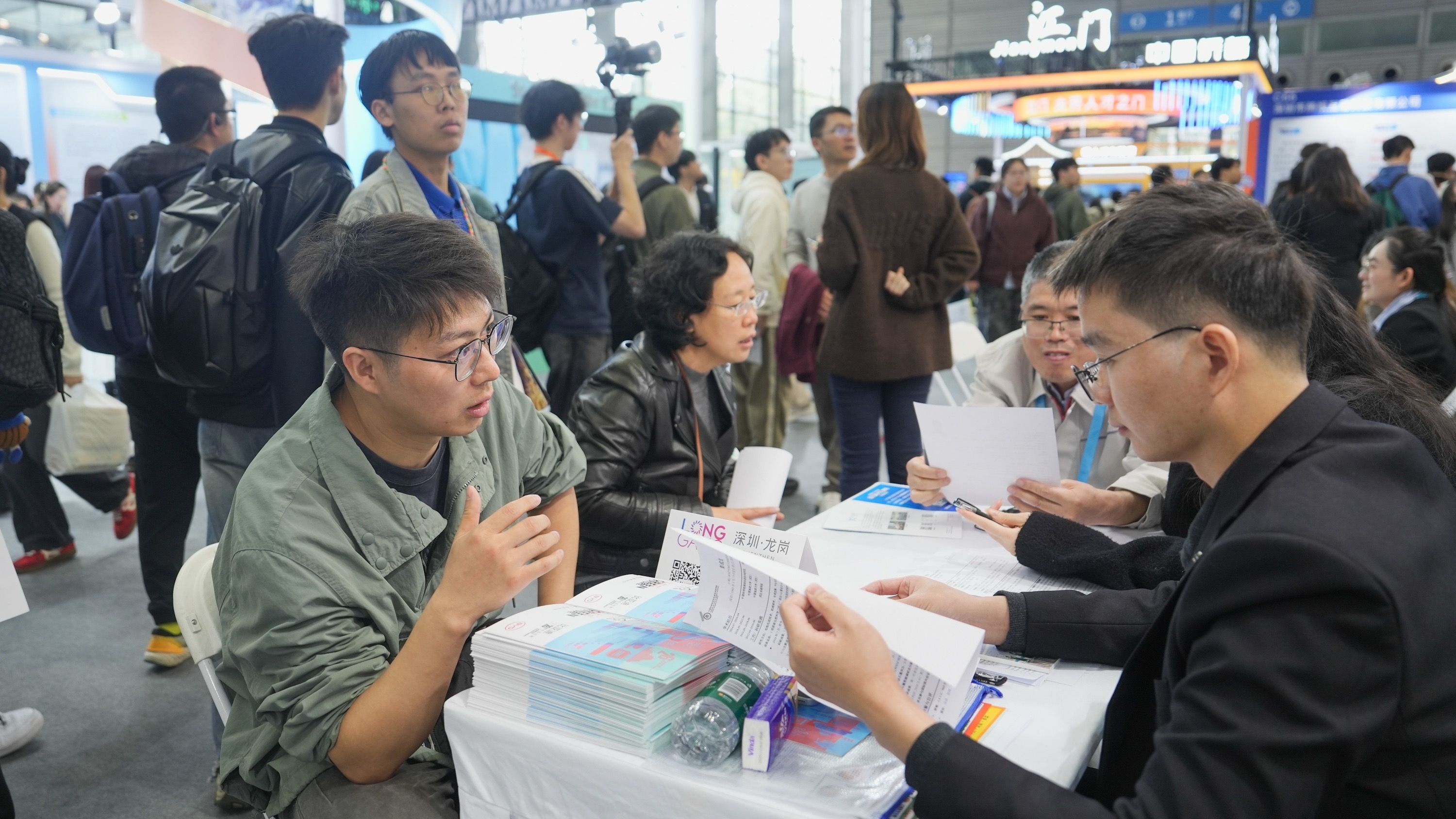 人社观察｜链式招聘畅通产业人才循环