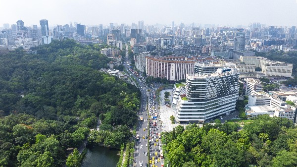 广州调整停车费 大快人心