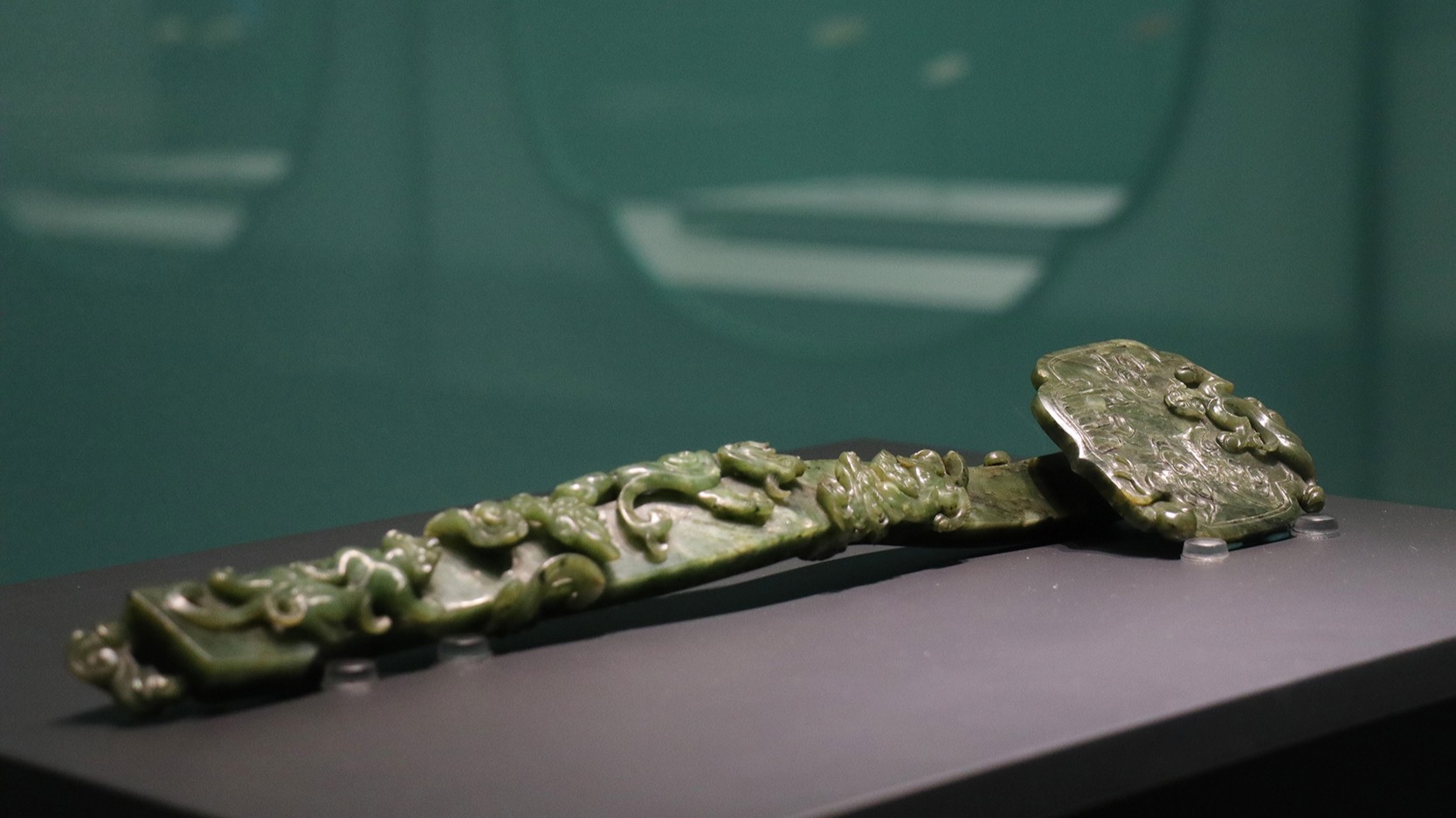 Glimpse into exquisite jade wares nearly 3,000 years ago