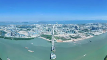 万吨级海巡船值守琼州海峡 为水上春运加上“安全弦” 万吨级海巡船值守琼州海峡 为水上春运加上“安全弦”