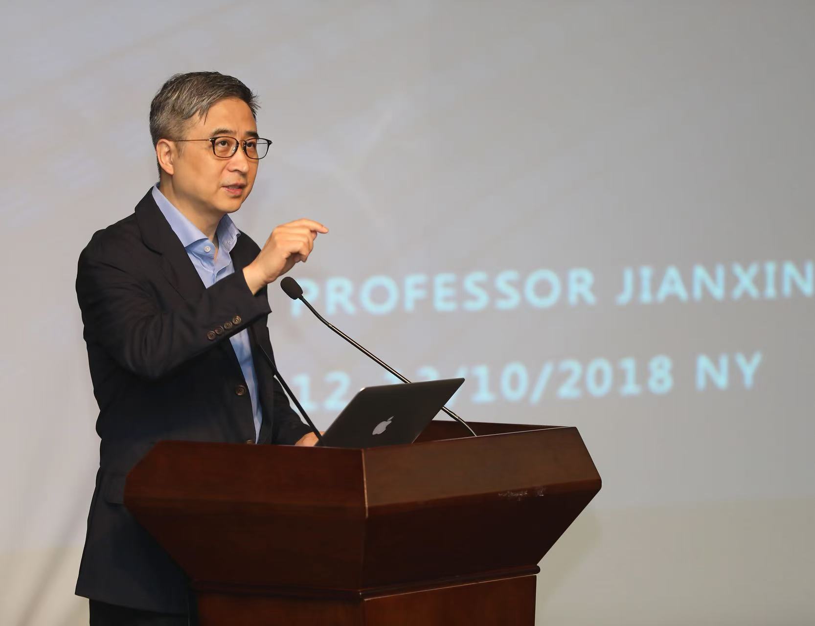  “最美医生”何建行：以无管技术改写胸外科手术史
