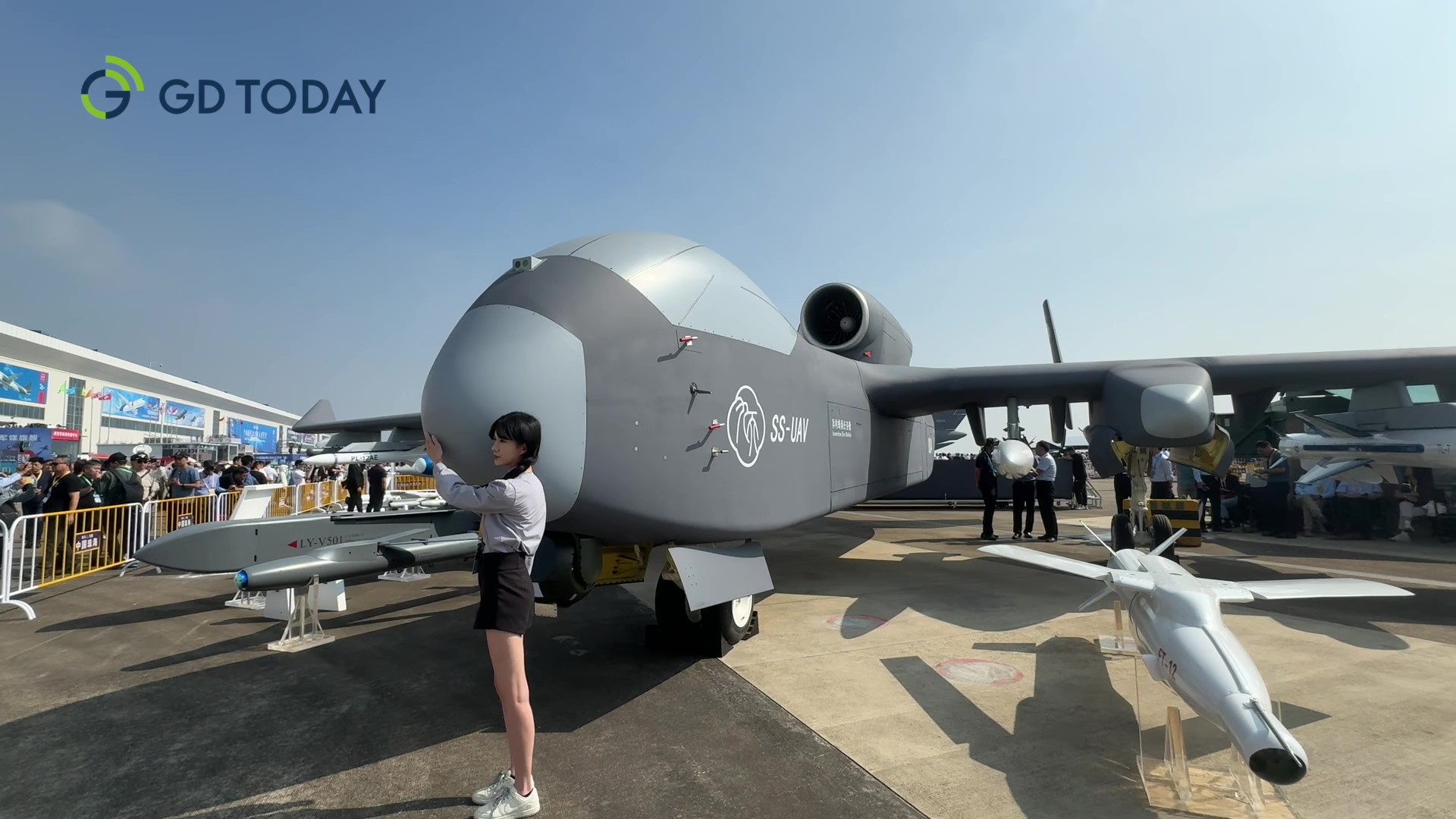 Airshow China displays cutting-edge military hardware