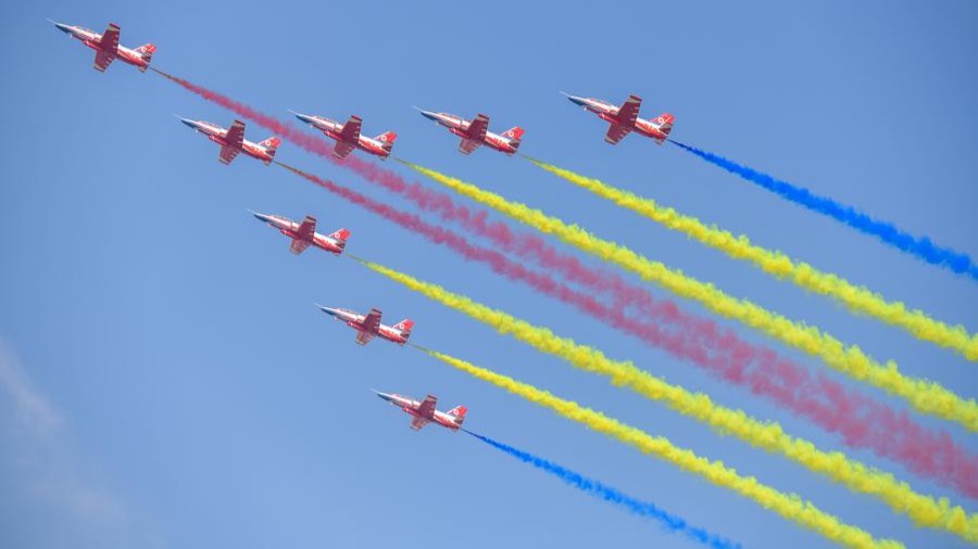 Airshow China kicks off in south China's Zhuhai