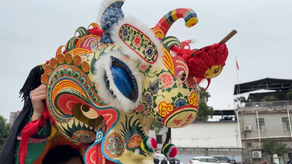 Performing Kylin Dance and Embracing Good Luck