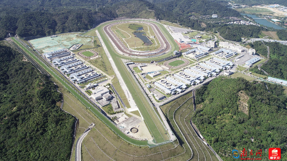 从化马场于2018年8月正式开幕，占地150公顷