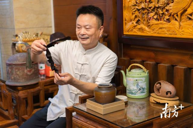 澄海老菜脯制作技艺省级代表性传承人王文成