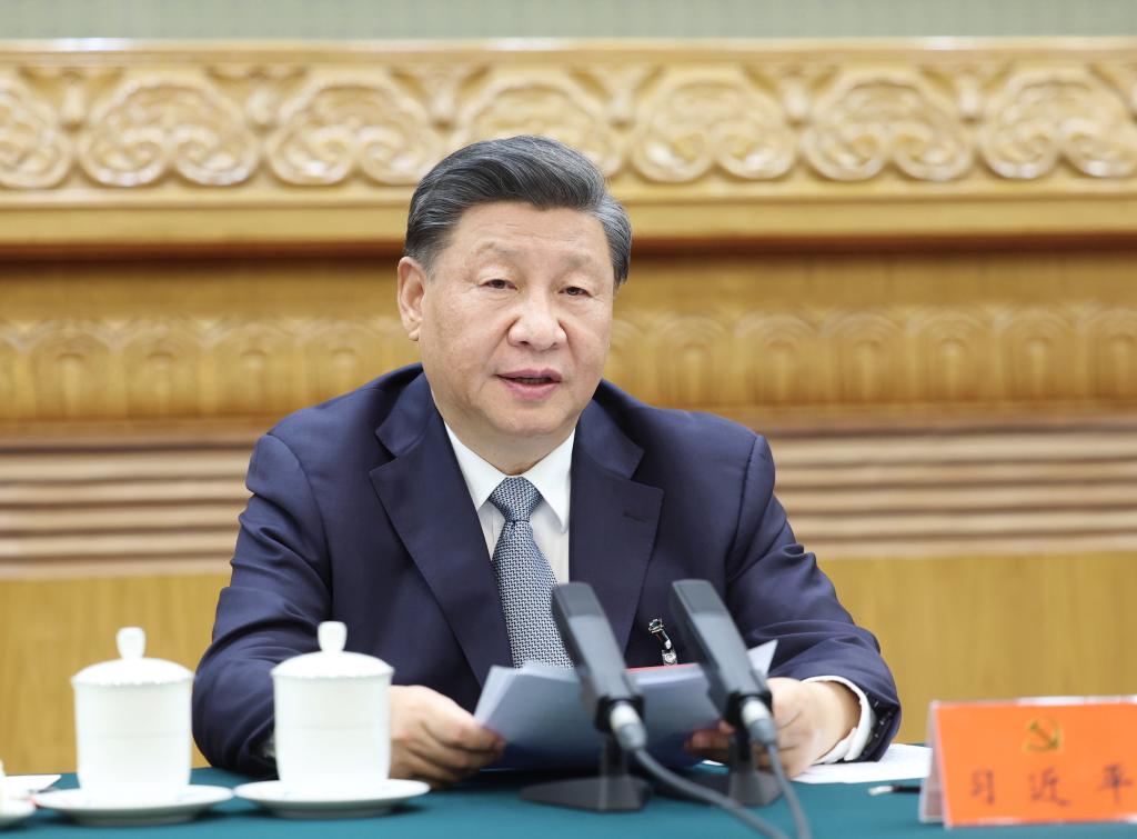 　　10月15日，中国共产党第二十次全国代表大会主席团在北京人民大会堂举行第一次会议。习近平同志出席会议并作重要讲话。新华社记者 鞠鹏 摄