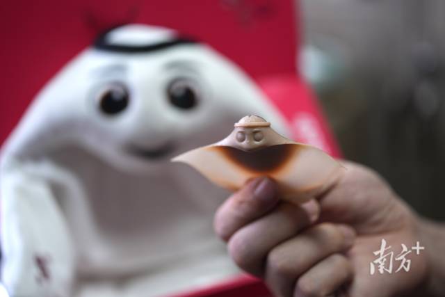 卡塔尔世界杯吉祥物拉伊卜的3D打印建模。  南方+ 龚名扬 拍摄