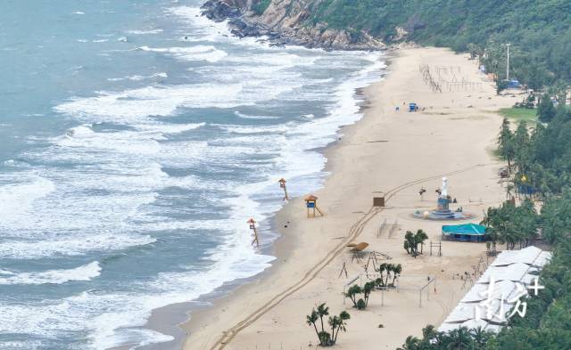 “桦加沙”过境后的海陵岛。南方+记者 董天健 郑新洽 摄