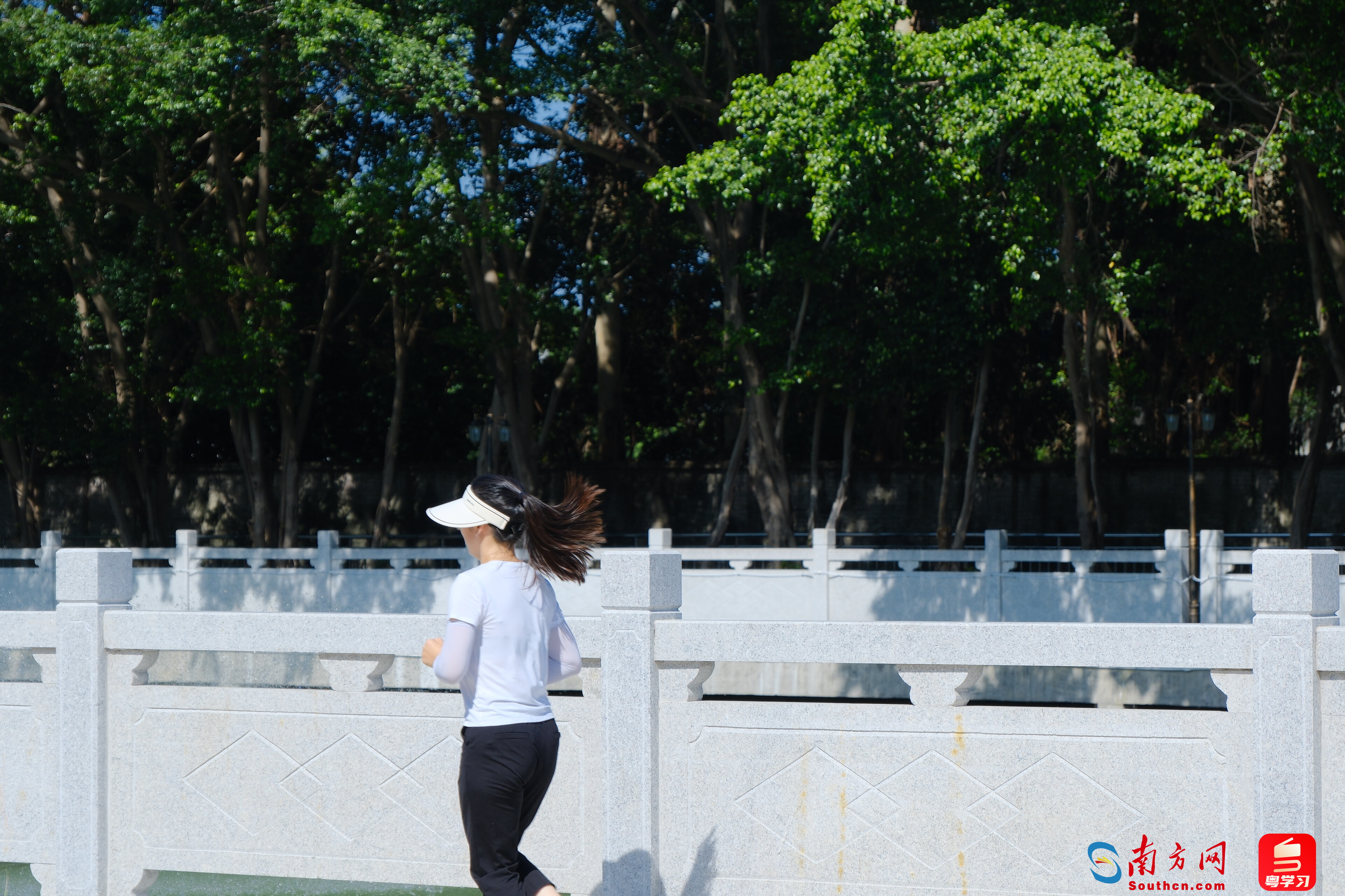 正在晨跑的唐阁村村民。通讯员供图