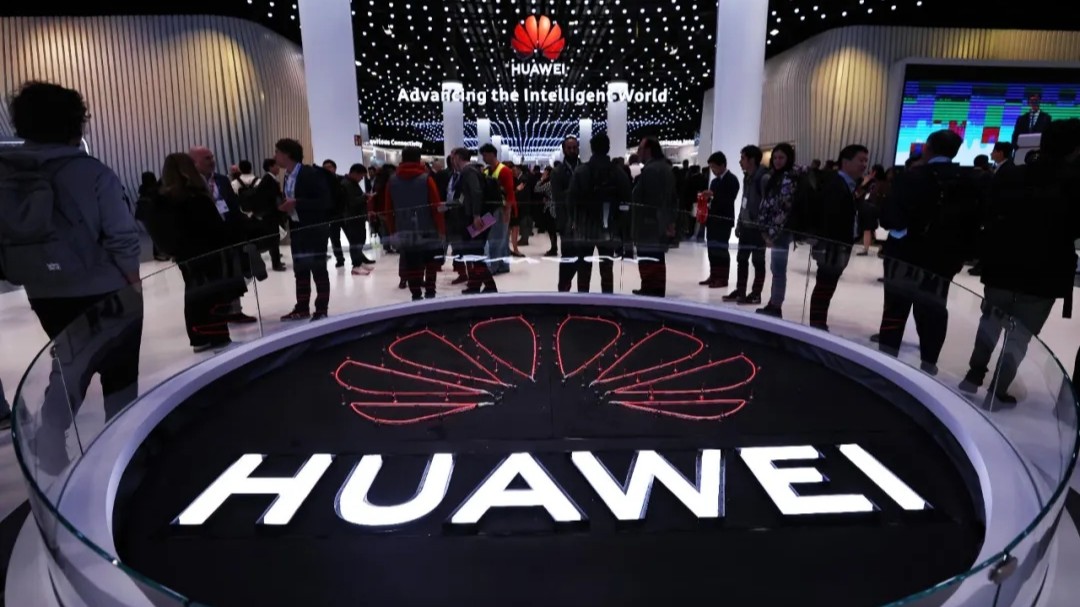 Huawei launches phones that run on self-developed operating system