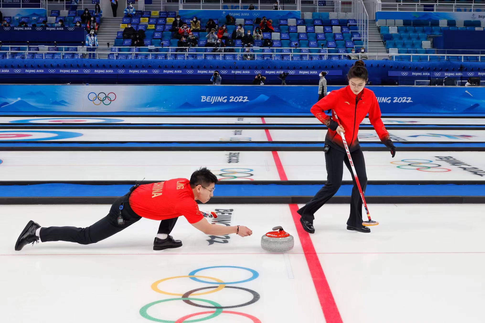 Team China claim 1st win in curling